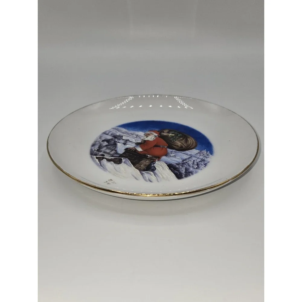 Vintage Christmas 1974 Hand Painted Santa‎ Claus Plate 6-3/8